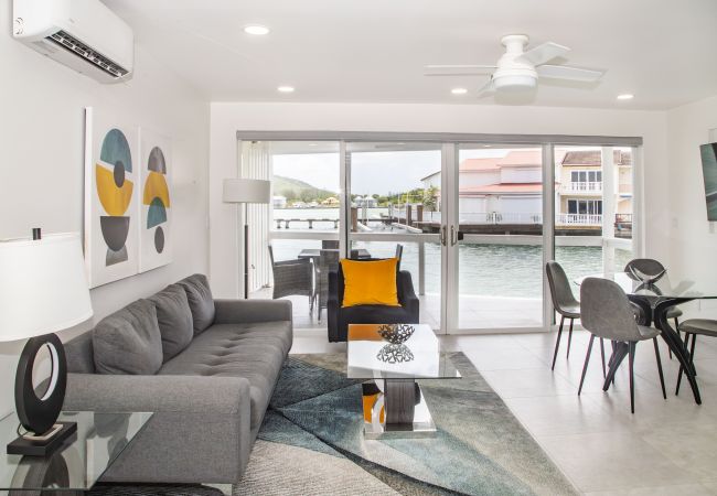 Jolly Harbour - Apartment